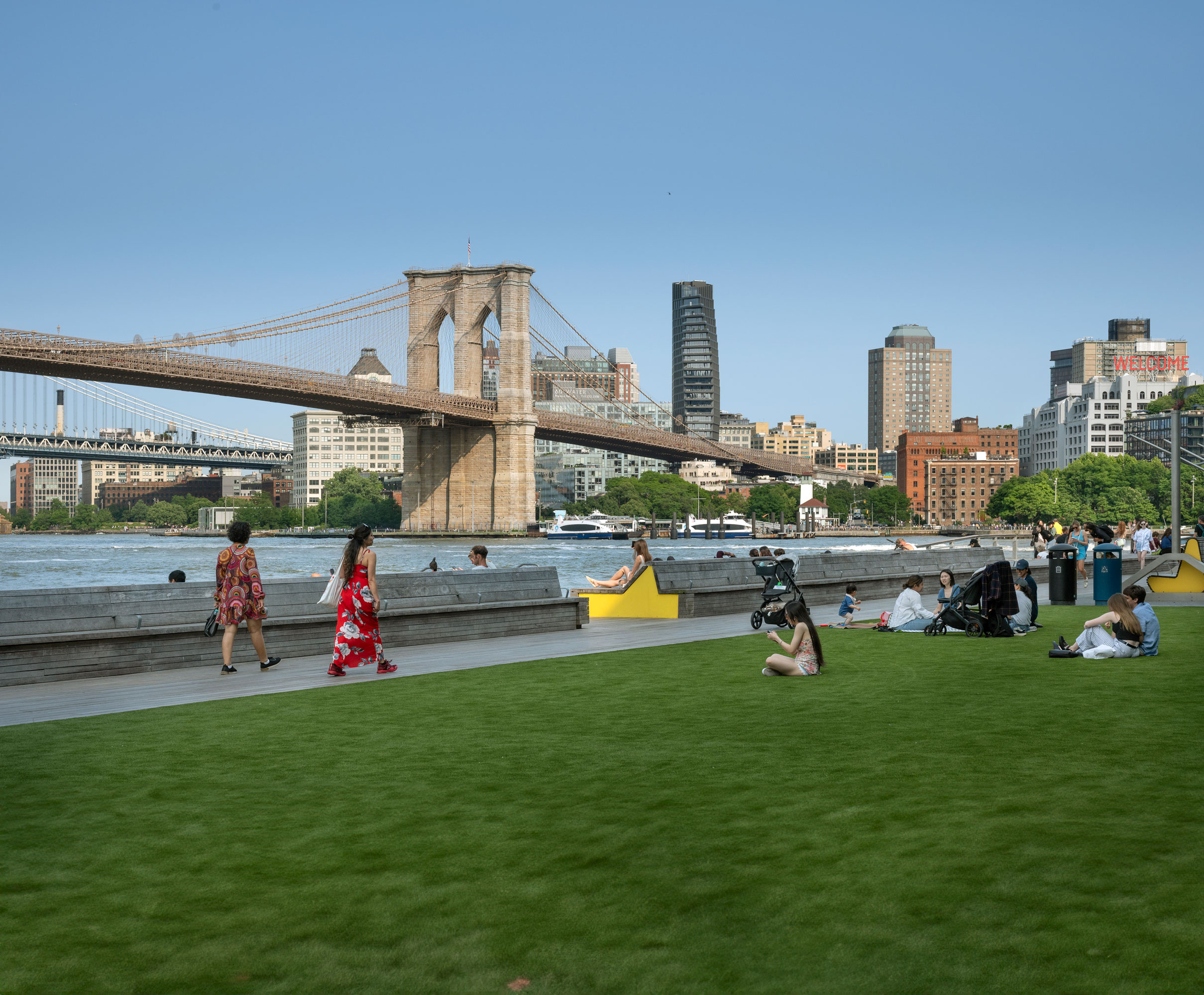 BrooklynBridgeLawn